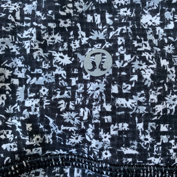 Lululemon Sole Training 7/8 Daisy Dust Alpine Leggings - Picture 6 of 7